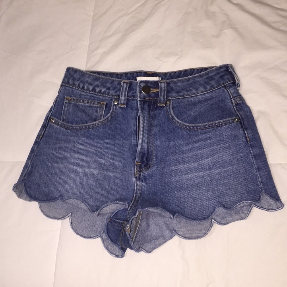 High waisted scalloped shorts